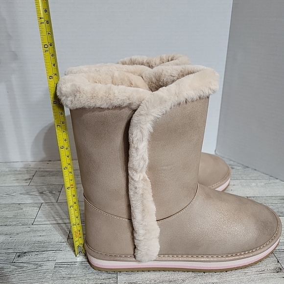 Sugar Girls 4 M Milhoja Cozy Boot‎  Rose Gold NEW FAUX FUR Shimmer - Picture 6 of 8